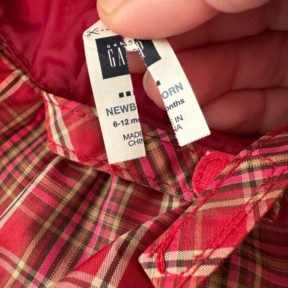 Baby Gap Red Plaid Newborn Bucket Hat Sz 6-12 mos Like NEW! - Picture 3 of 4